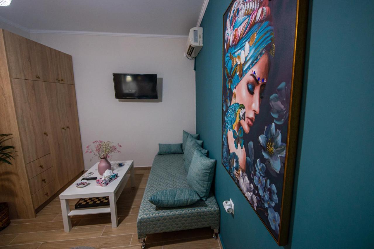 Efie'S Studio Каламата Екстериор снимка