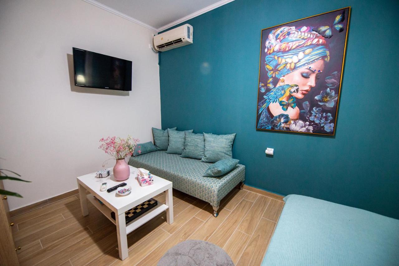 Efie'S Studio Каламата Екстериор снимка