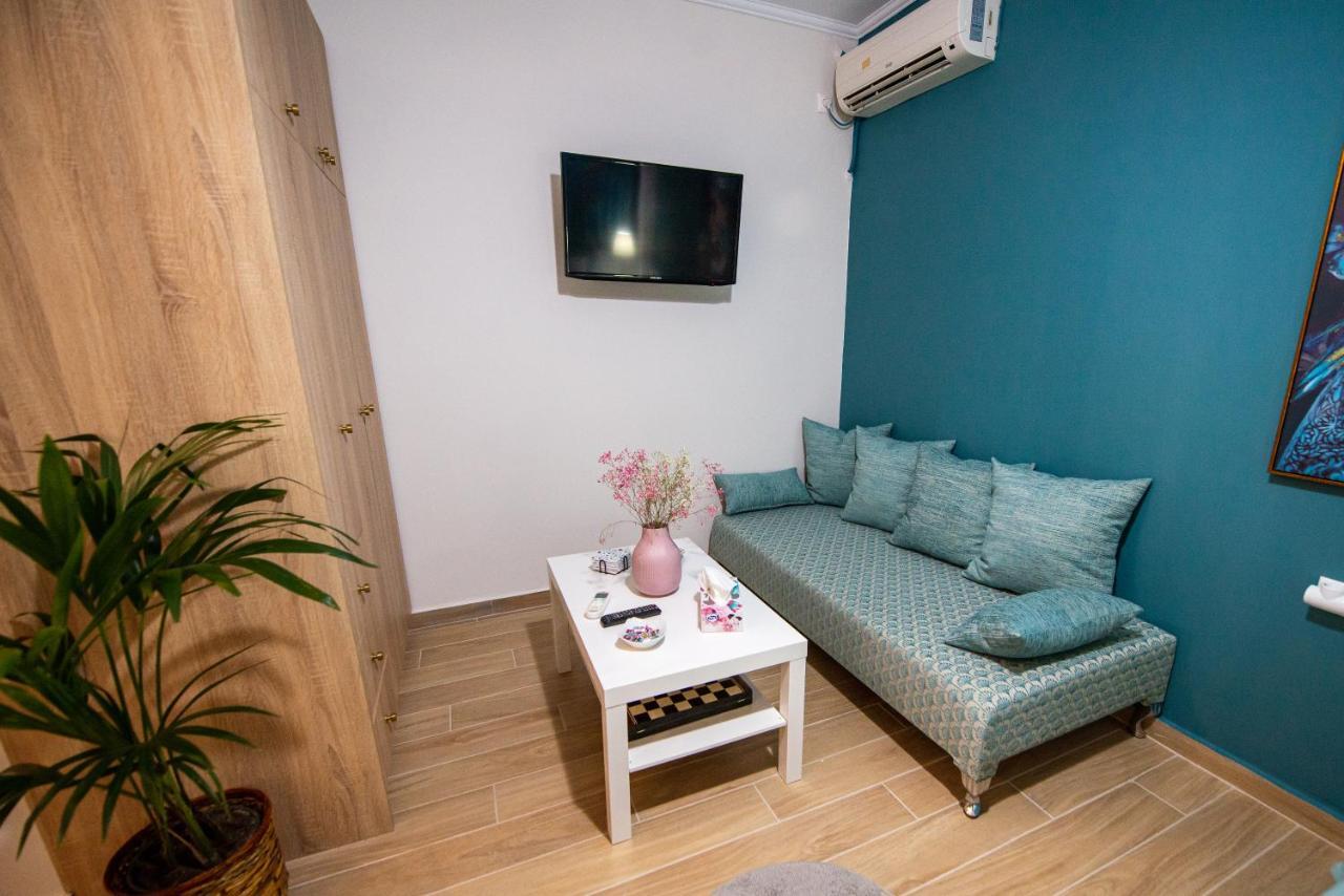 Efie'S Studio Каламата Екстериор снимка